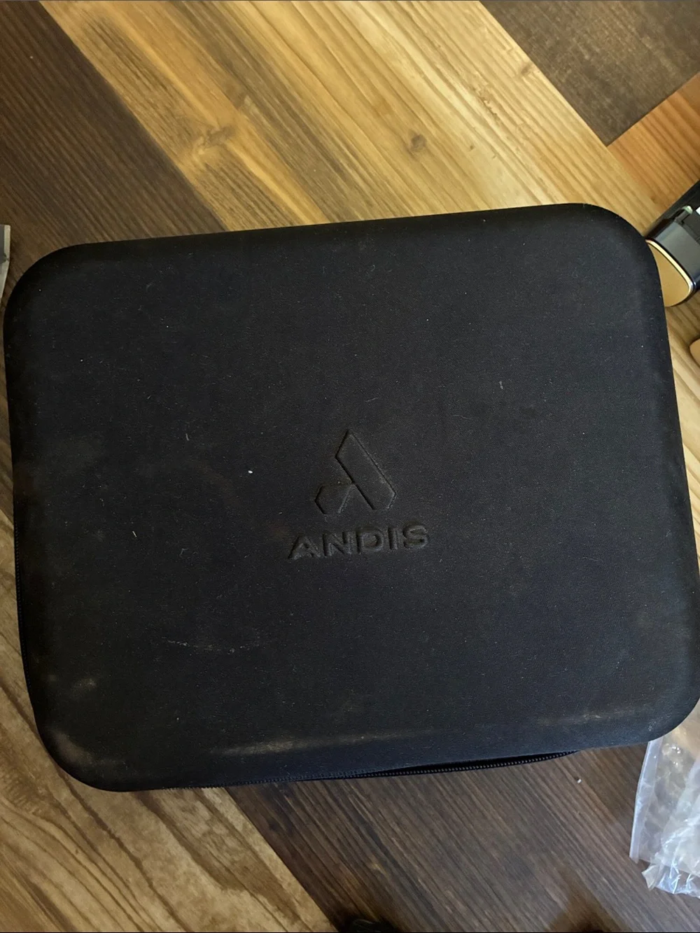 Andis Bespoke Clipper Kit - Black and Gold Accents